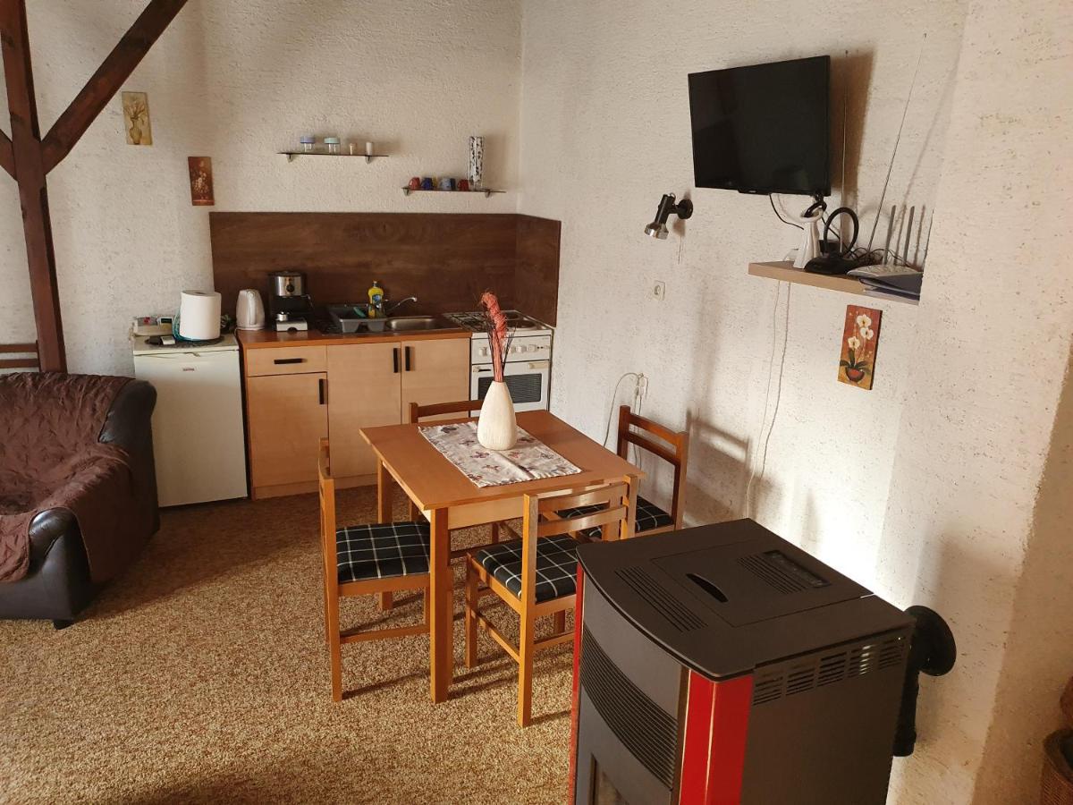 Apartmani Lovro Ogulin Exterior foto