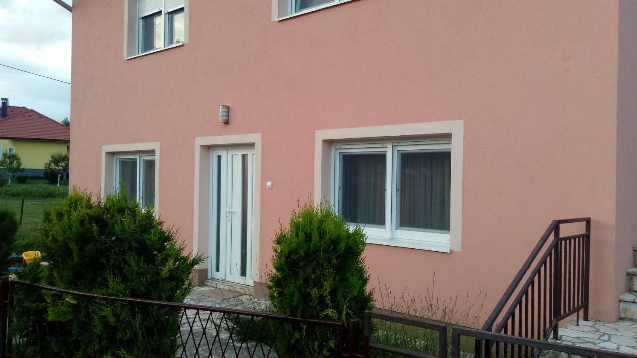 Apartmani Lovro Ogulin Exterior foto