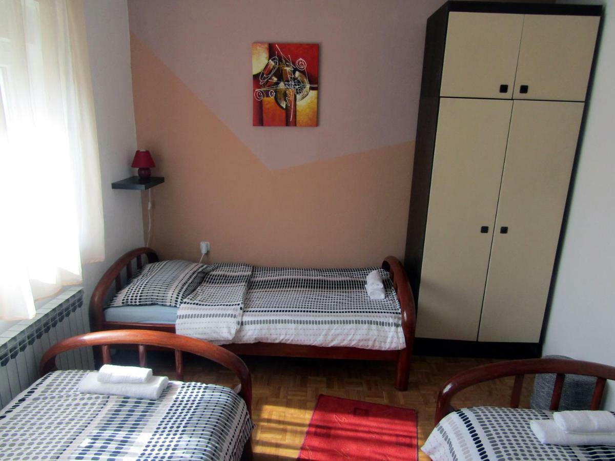 Apartmani Lovro Ogulin Exterior foto
